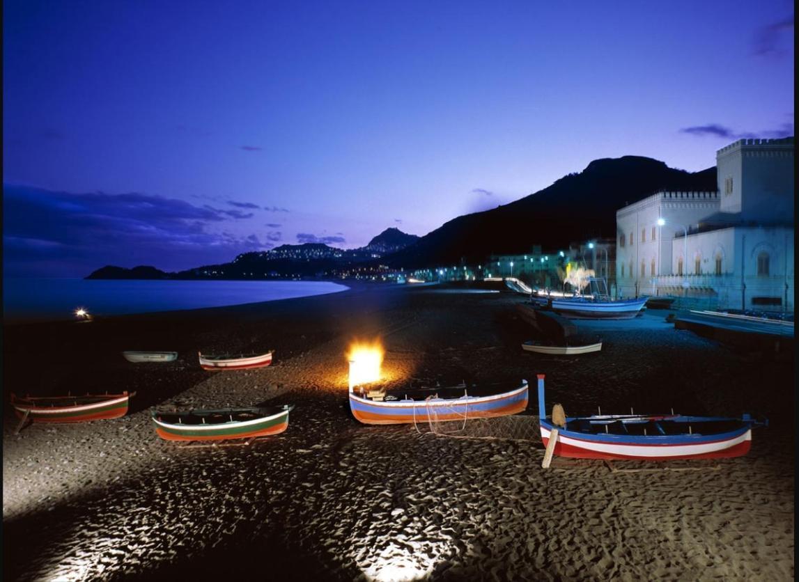Seafront Apartments Garden House Taormina Esterno foto